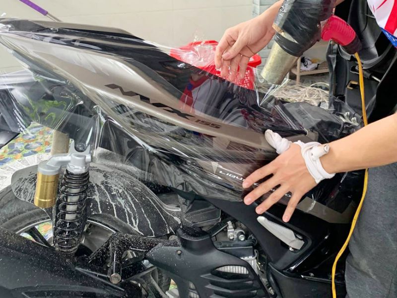 Cách Dán Decal Xe Máy Tại Nhà Đẹp, Không Bị Bong Bóng Và Báo Giá