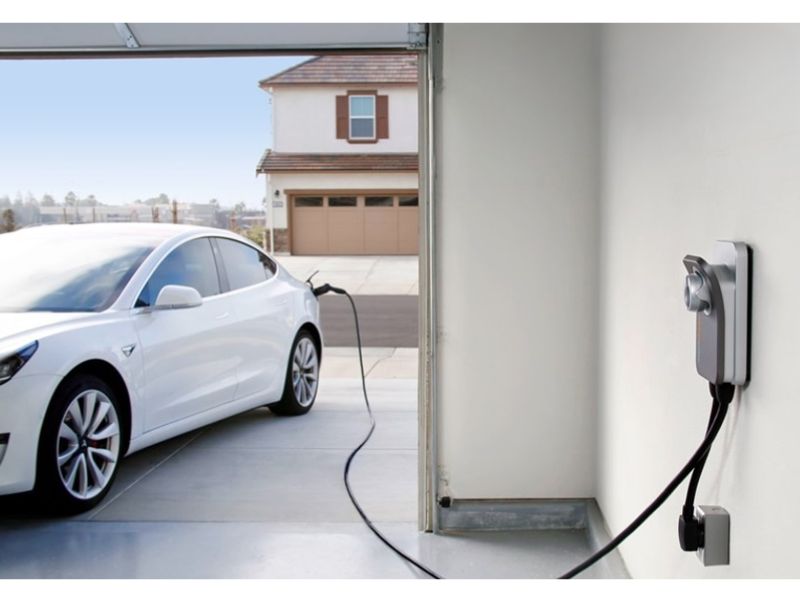Điện Nhà Có Sạc Pin Cho Xe Điện Được Không?